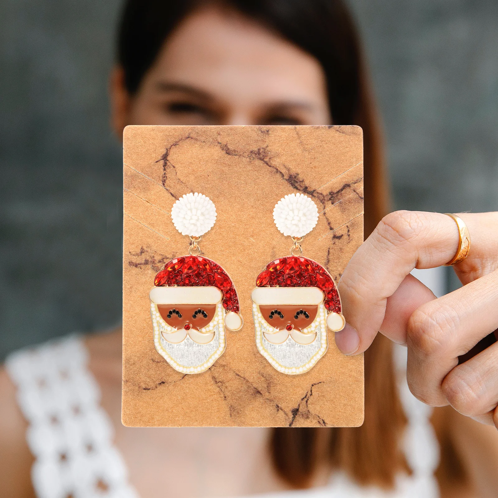 100 قطعة من بطاقات المجوهرات لبيع أقراط عرض القرط المنقوشة مع ثقوب باللون البني #1