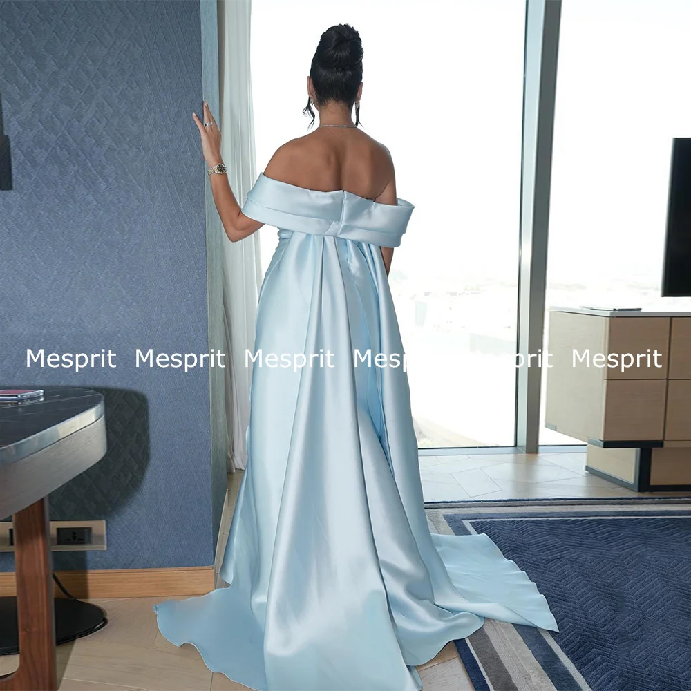 Robe de Soirée en Satin Bleu Clair avec Plis de Perles, Tenue de Bal Formelle avec Balayage et Traîne, Style Arabe Saoudien, Design Personnalisé