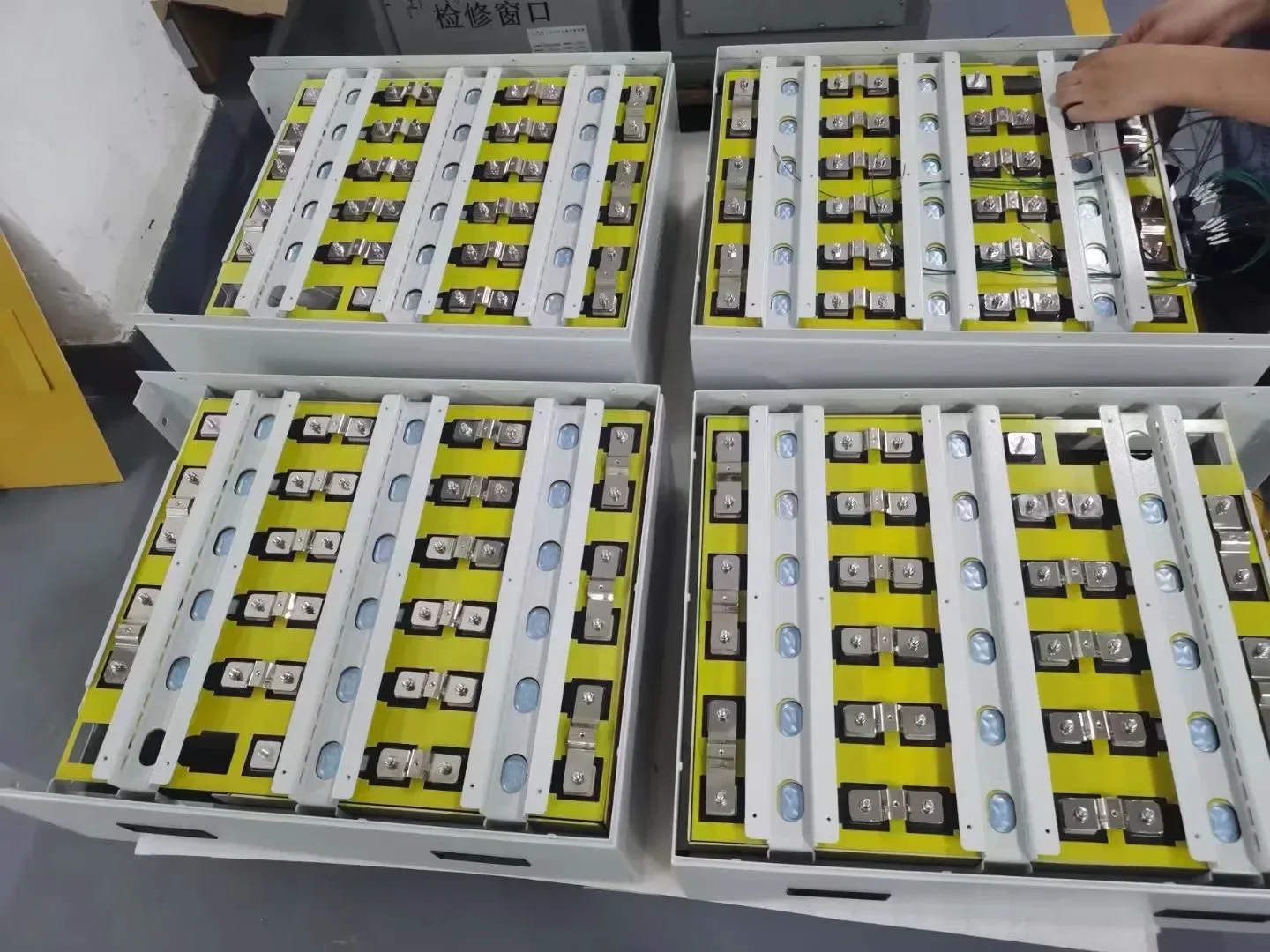 低価格 1200w バルコニー ポータブル エネルギー貯蔵 950wh リン酸鉄リチウム電池 220v 発電機 キャンプ 240v