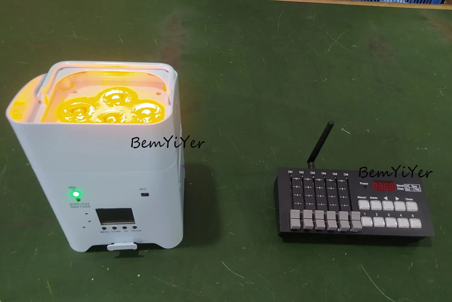 4 عبوات 6 × 18 وات DJ تعمل بالبطارية اللاسلكية DMX IR LED Par Uplights /RGBWA + UV 6in1 لمناسبات حفلات الزفاف DJ