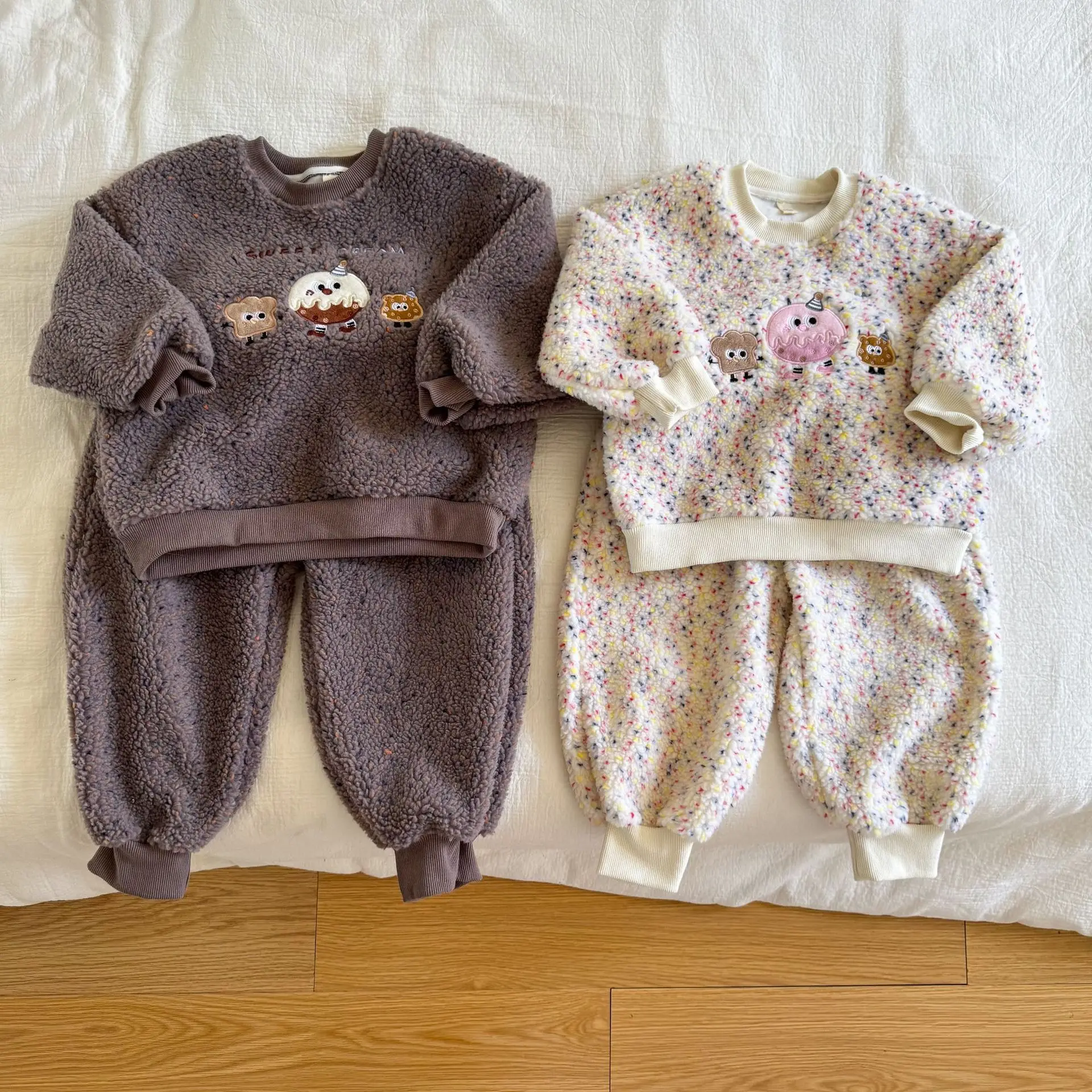 

Children Winter Lambswool Two-Piece Set Cartoon Embroidered Thickened Warm Colorful Dots Top & Pants for 1-8Y Boys Girls
