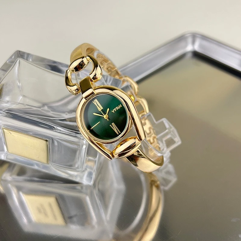 

Vintage French horseshoe alloy watch, niche fashion bracelet style watch chain, high-end quartz women's watch