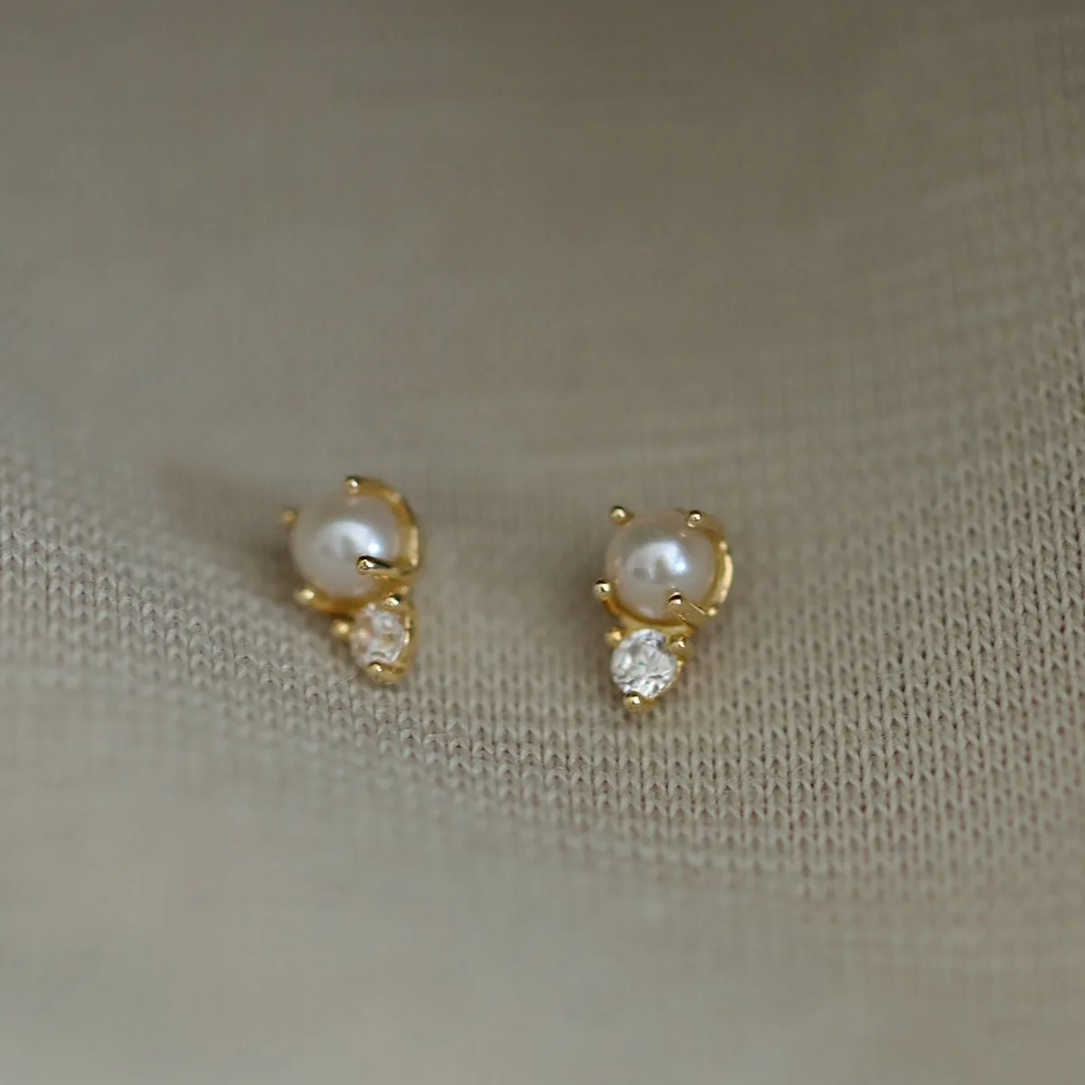 925 Sterling Silver Plated 14K Gold Mini Shell Pearl Zircon Earrings for Women Exquisite Party Jewelry Accessories