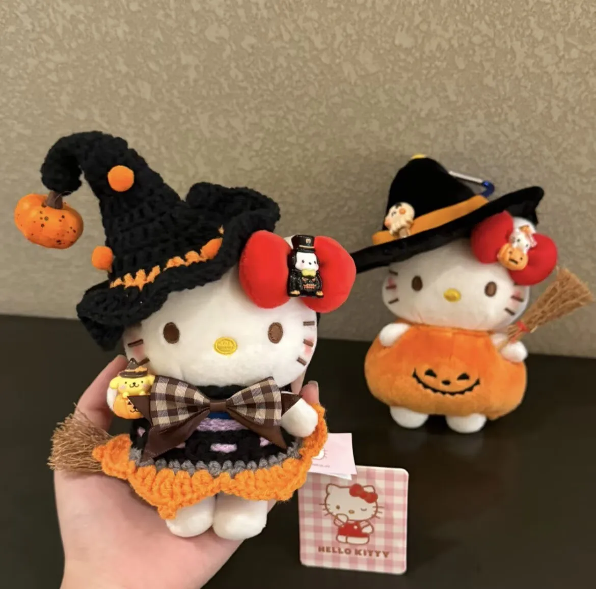 かわいいハローキティのハロウィンキーホルダー - 新しい限定版バッグ＆財布アクセサリー