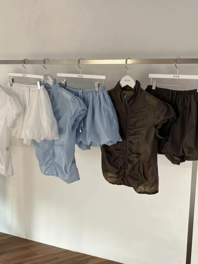 女性の夏の新しいハイウエストブルームショートパンツデザインセンスプリーツジッパースタイル日焼け止めシャツカジュアルルーズフィットトップ
