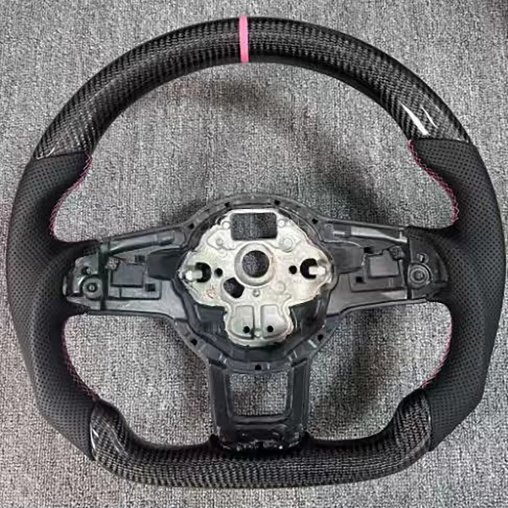 

Розовый/фиолетовый прошитый полуперфорированный кожаный руль из настоящего углеродного волокна с отверстиями для переключения передач для VW Golf MK7 R GTI