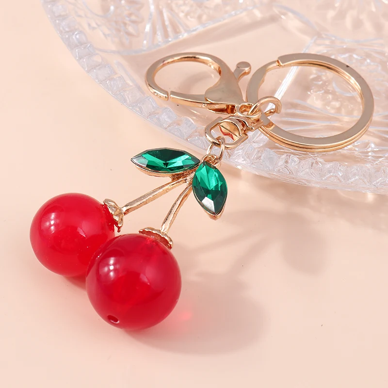 Fashion Crystal Cherry Keychain Creative Fruit Key Chain Cute Girl Key Ring Chains Car Bag Pendant Charm for Women Jewelry Gift