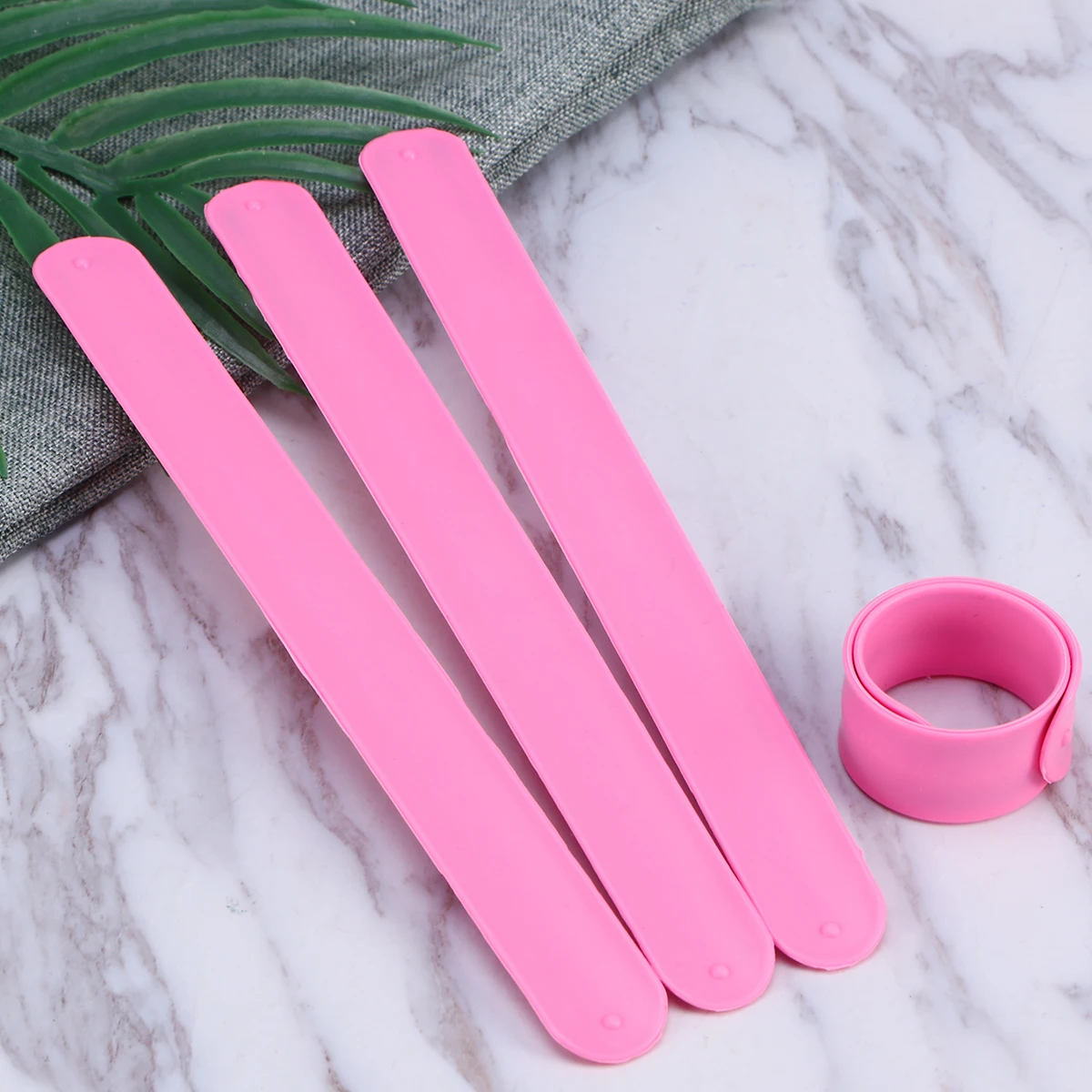 

24pcs Rainbow Slap Bracelets 6 Colors Silicone Bracelet Elastic Kids Party Favors Birthday Gift For Boys Girls Non-Toxic Fashion