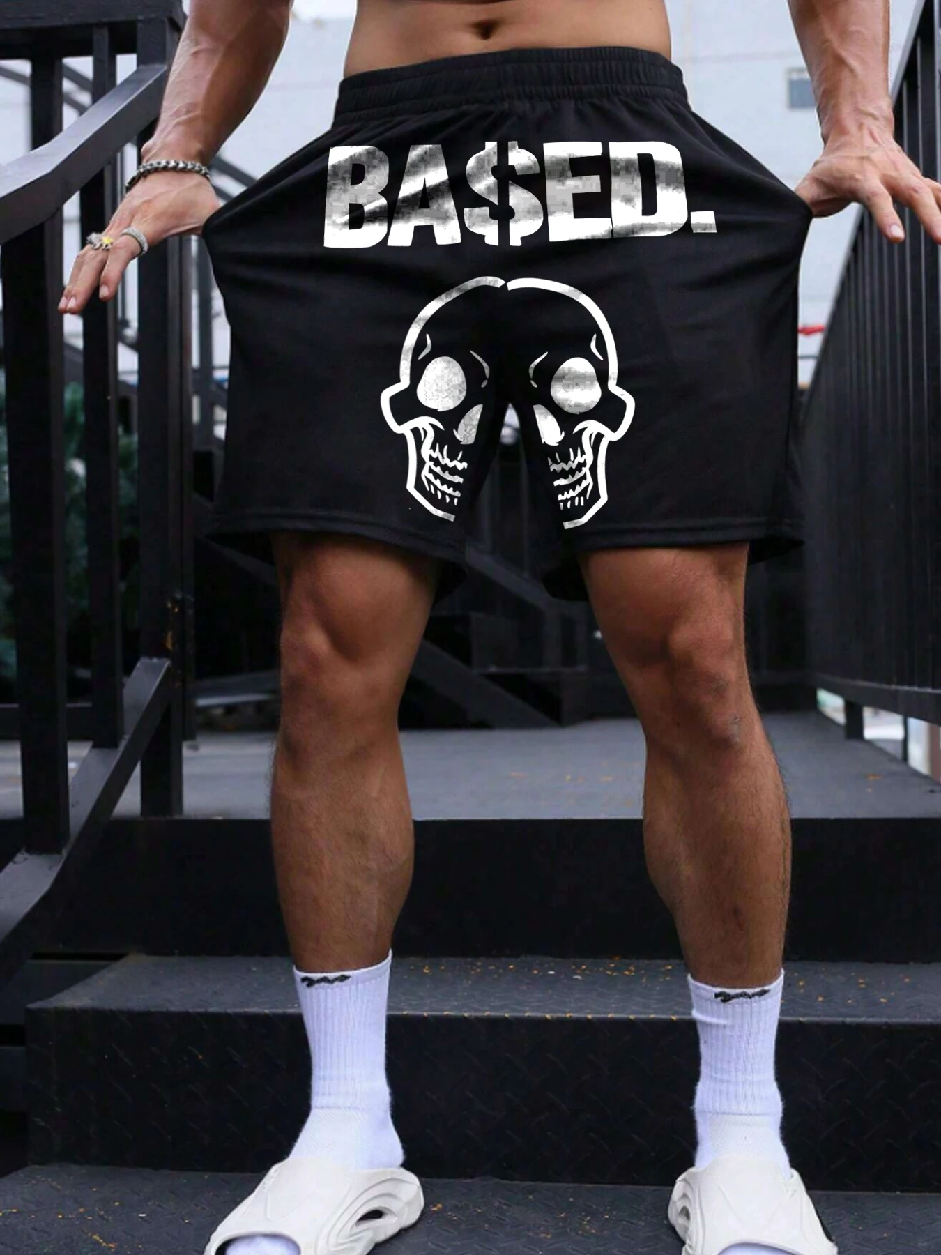 

Повседневные шорты в стиле High Street. Свободные трикотажные брюки с принтом.