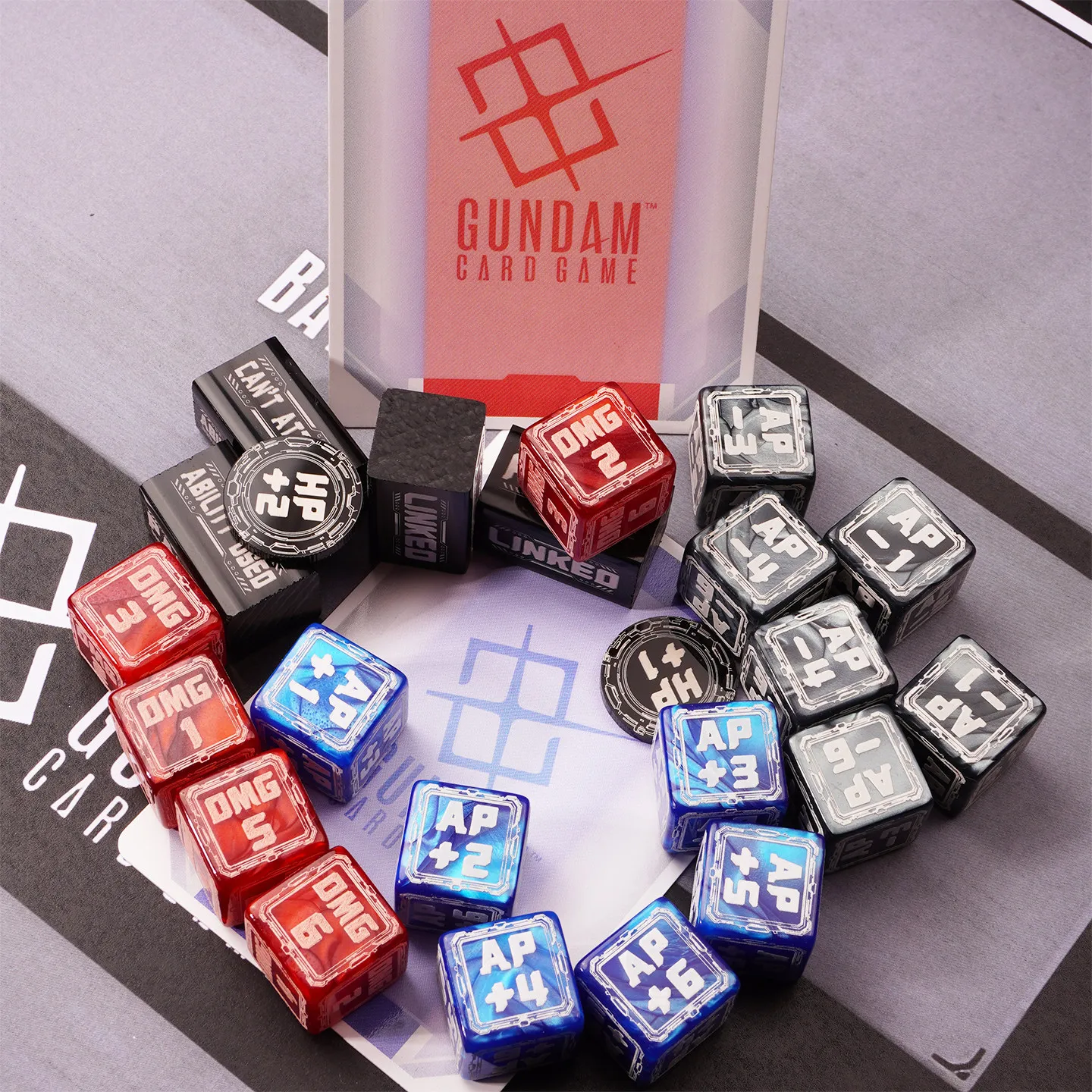 Indicador de Batalla de Cartas Gundam GCG, Contador de Puntuación, Fichas de Cálculo de Poder de Ataque y Costo, Dados Acrílicos AP DMG en Inglés, Juego de Mesa, Juguete, Caja de Hierro