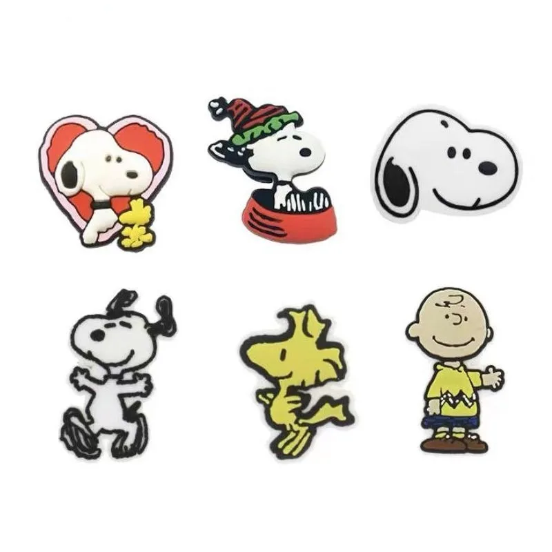 Snoopy creativo de dibujos animados lindo para hombres y mujeres, hebilla de zapato extraíble DIY de moda y versátil, decoración de Anime Peripheral