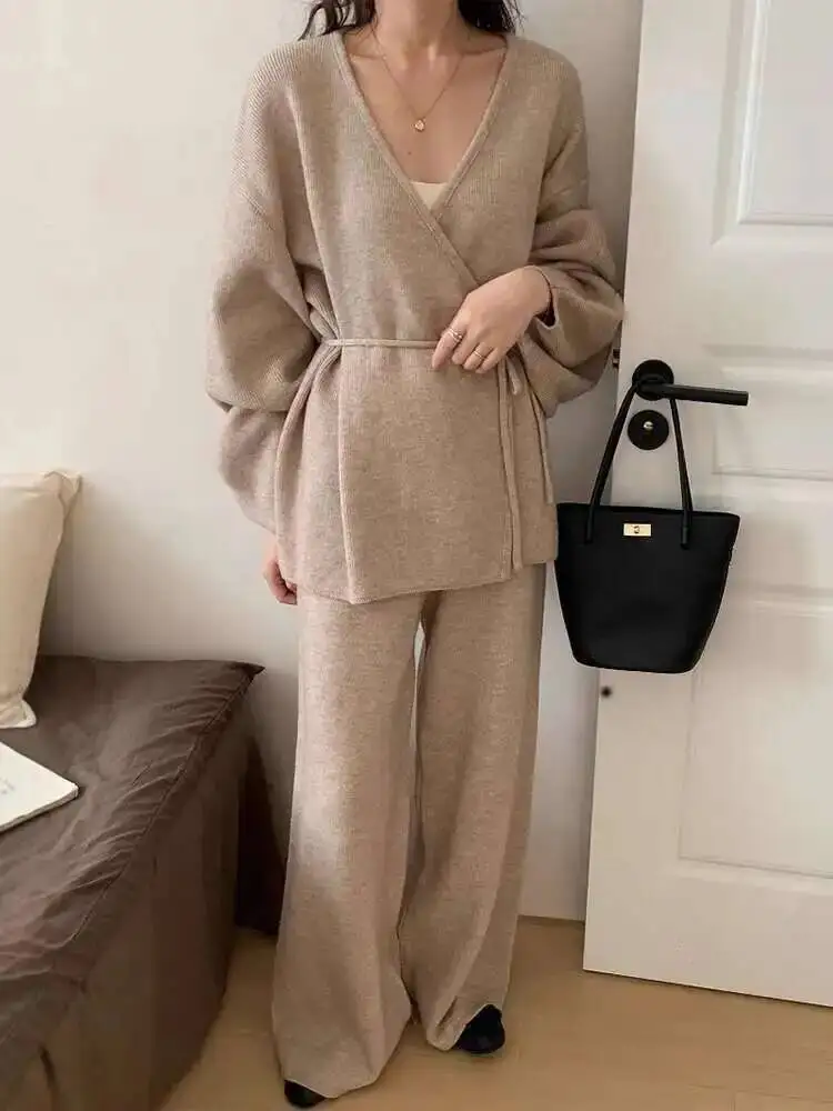 

2025 зимний новый женский вязаный комплект из 2 предметов, кардиган на шнуровке, пальто, широкие брюки с высокой талией