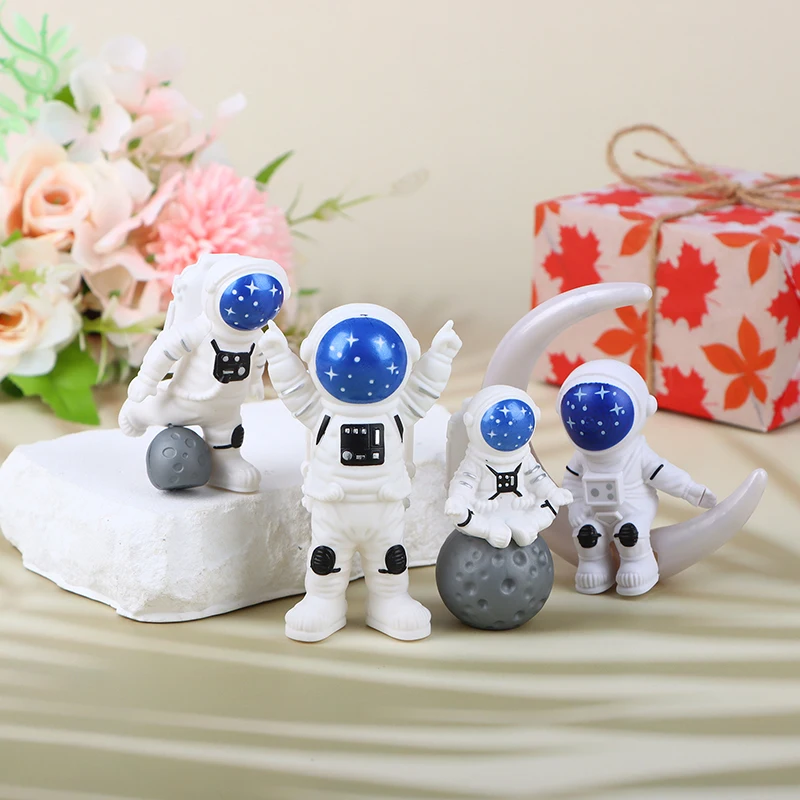 3/4Pcs astronauta figura statua figurina astronauta scultura giocattolo educativo Desktop Home Decor modello astronauta per regalo per bambini