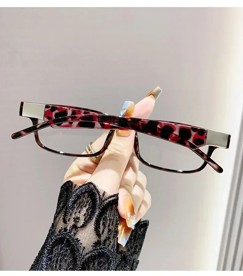 0~ +4,0 Leoparden-Lesebrille, Anti-Blaulicht-Druck, Presbyopie-Brille, neutral, rechteckig, schwarzer Brillenrahmen, ältere Menschen – Detail 6