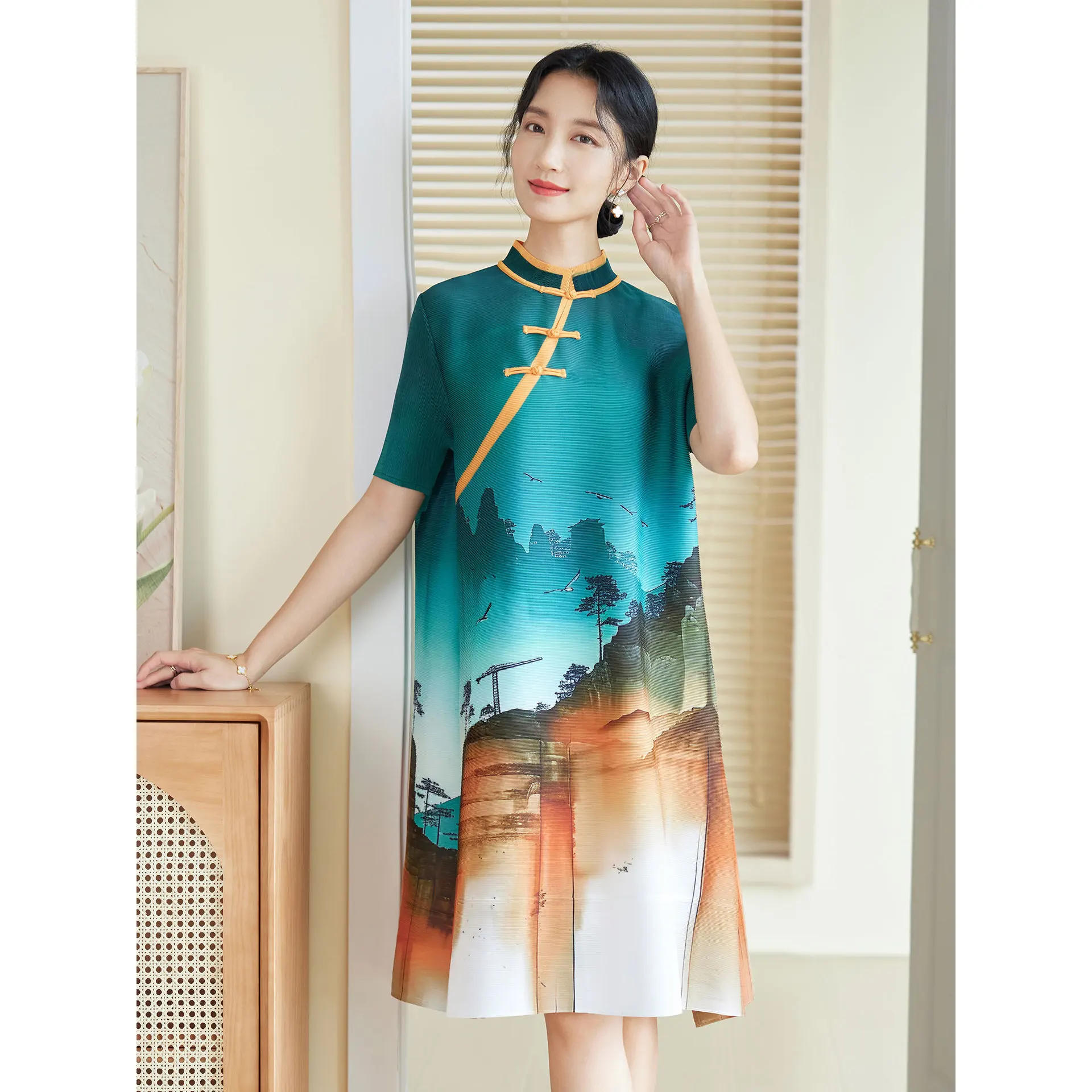 

High-end Dress with Miyake Pleats, Fashionable Print, Loose Large-sized, Fashionable Mid-length,2024 New Elegant Dresses Women