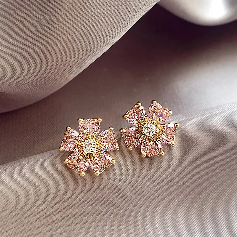 2024 New Korean Sweet Exquisite Pink Flowers Stud Earrings Elegant Fashion Little Fresh Luxury Women Earrings Jewelry