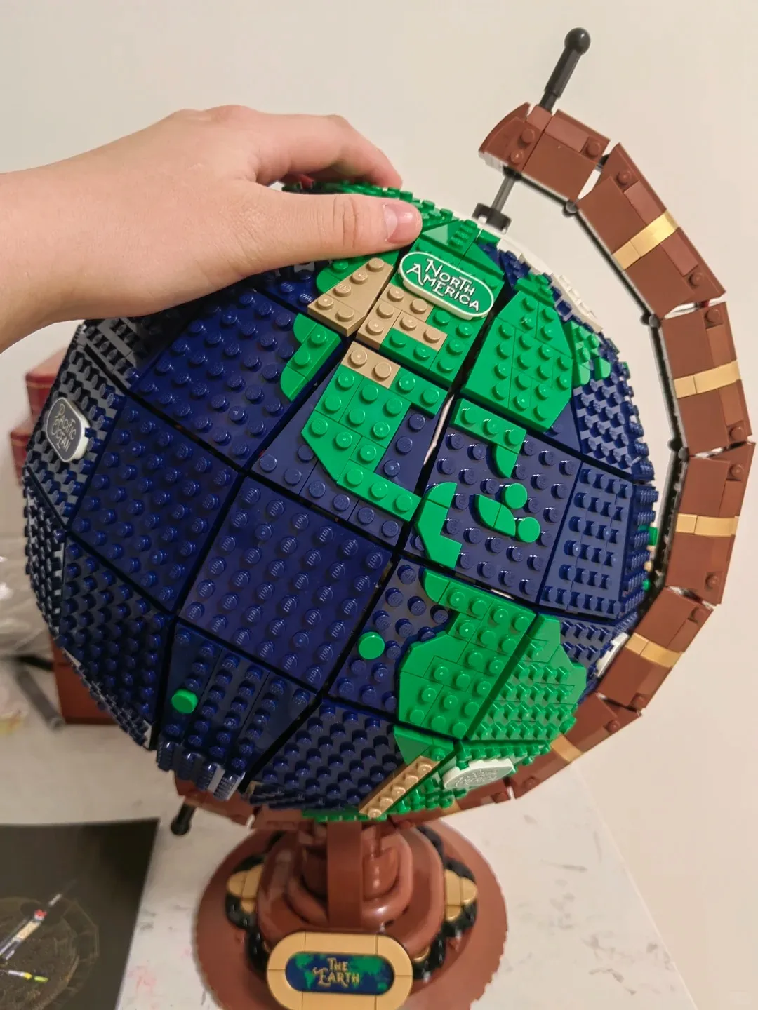 

The new expert Moc brick Earth Earth modular building block assembly brick children's education model brick building block deco