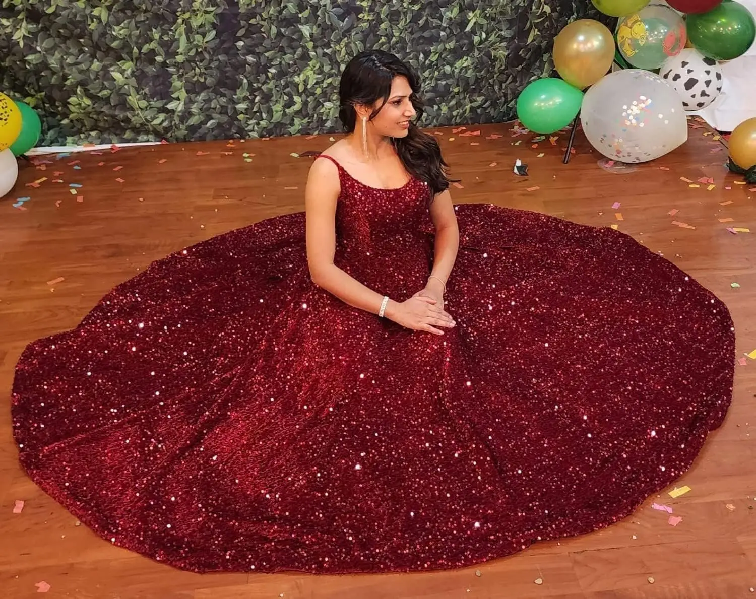 فساتين لحضور الحفلات الموسيقية بالترتر 2026 فستاين سهرة/فساتين الحفلات طويلة سباركلي أشرطة سباغيتي على شكل حرف a فستان رسمي للحفلات المسائية مع جيوب