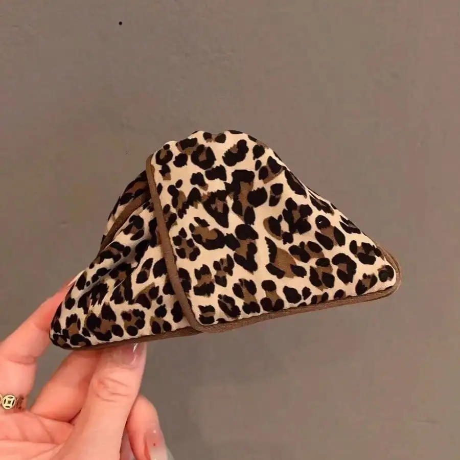 

1Pc Retro Leopard Print Bow Triangle Hair Claw Clip Large Duckbill Strong Hold Shark Clip Women Hair Accessories