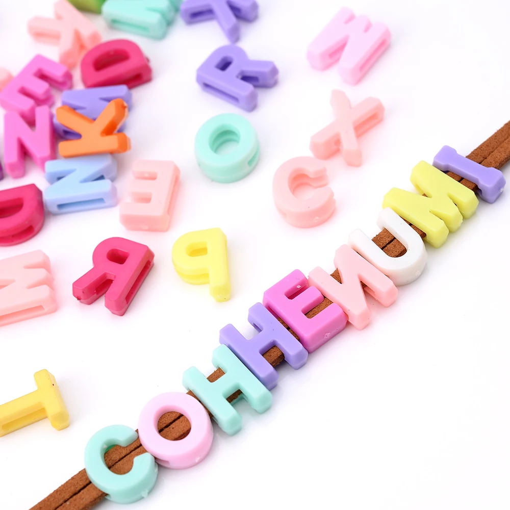 100 Stück 12 mm mehrfarbige zufällige Buchstabenperlen, Acryl-Alphabet-Perlen für Schmuckherstellung, DIY-Armband, Halskette, Schlüsselanhänger, Zubehör – Detail 1