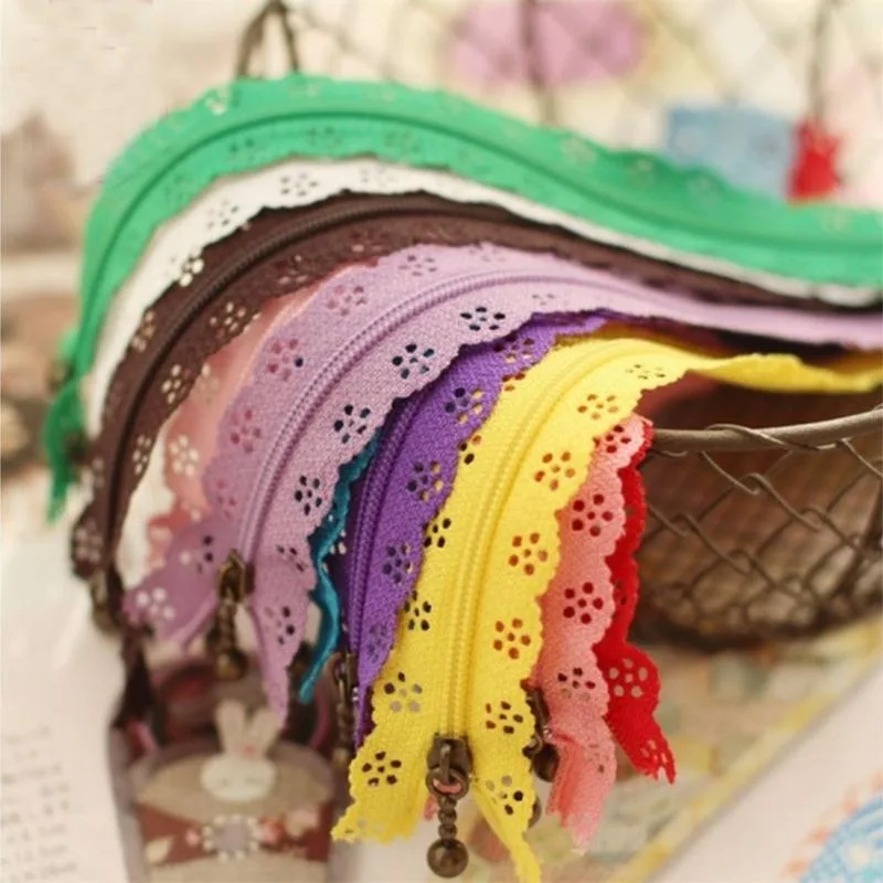 2Pcs Random Color Beauty Lace Zippers Bud Silk Nylon for Purse Bags Sewing Craft Tool