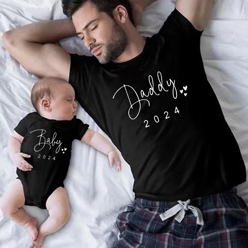 Neue Papa Mama Bruder Schwester Baby 2024 Familie passende Hemden Baumwolle Vater Mutter Kinder T-Shirts Tops lustige Familien look Outfits