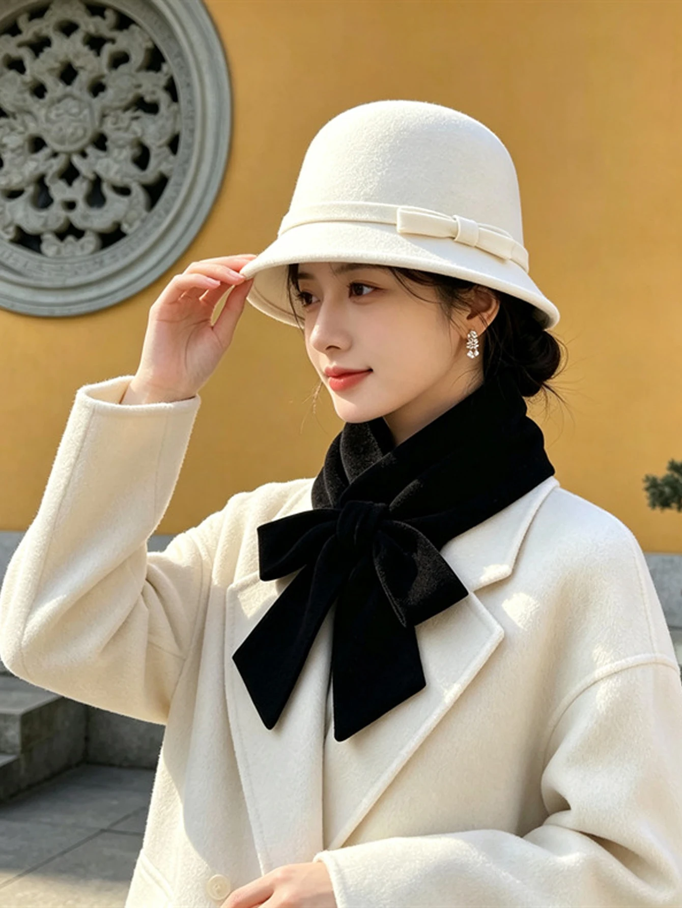 Autumn and Winter Small fragrant Style Hat, Ladies' Temperament butterfly Bow Fisherman Hat, Simple Small Eave Top Hat