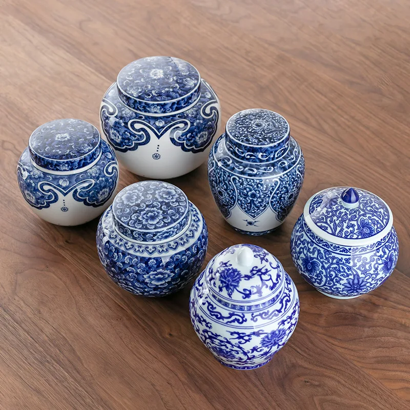 Chinese Style Blue and White Porcelain Storage Jar with Lid Sealed Moisture-proof Tea Can Box Decorative Furnishings