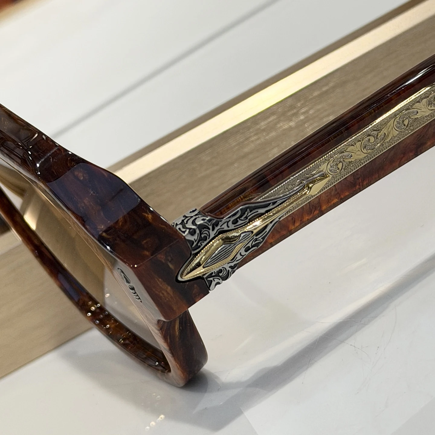 نظارات شمسية برتقالية مربعة مصنوعة يدويًا يابانية فاخرة من WILDORSE للرجال نظارات شمسية للحفلات الواقية من الشمس في الهواء الطلق للنساء بأنماط معدنية