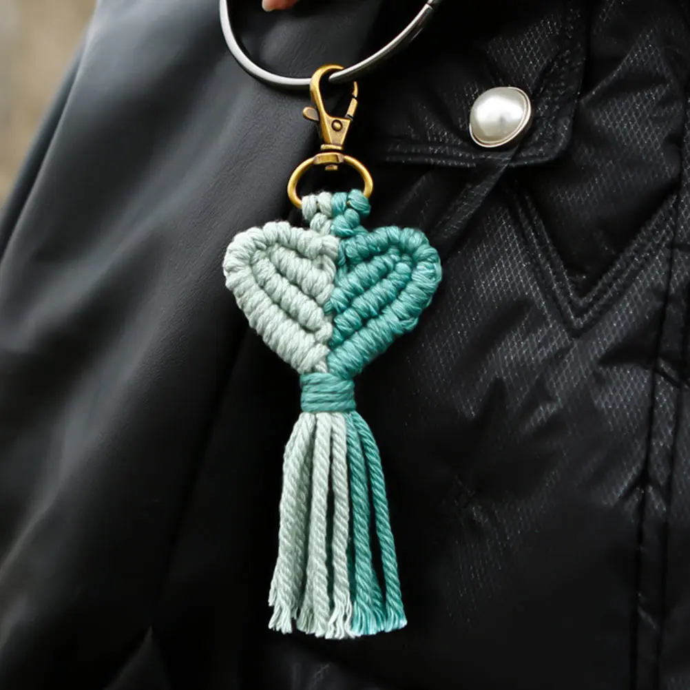 

Heart Shaped Keychain Lovers Decoration DIY Keyholder Pendant Green Cotton Rope Woven Craft Valentine Theme Hanging Decor