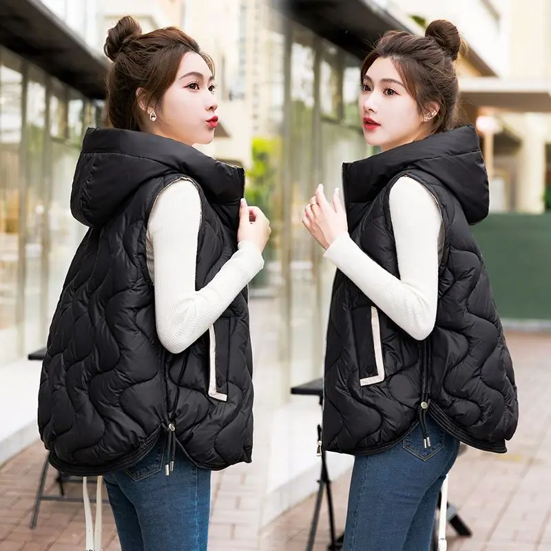 Petite Women's Short Down Vest Korean Autumn Winter Outerwear with Hooded Design and Lightweight Insulation​