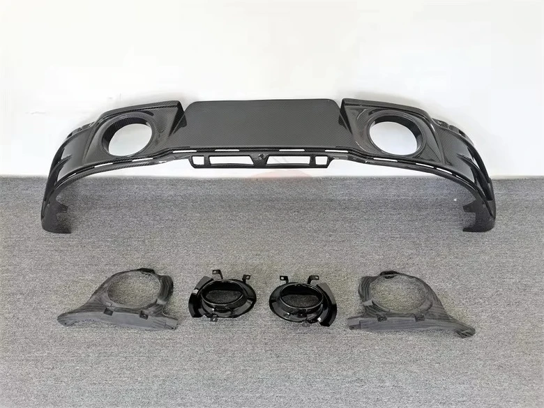 SD Style Dry Carbon Fiber Rear Diffuser Rear Lip  911 992 Carrera view 2
