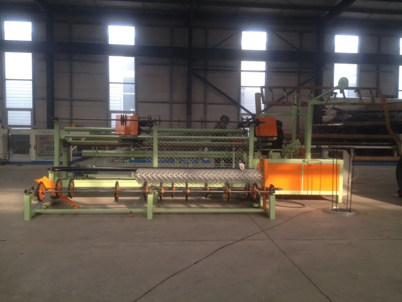 Hook Mesh Machine Automatic Chain Link Fence Netting Weaving Looper for Hexagonal Wire Mesh Sports Farm Fence Customized