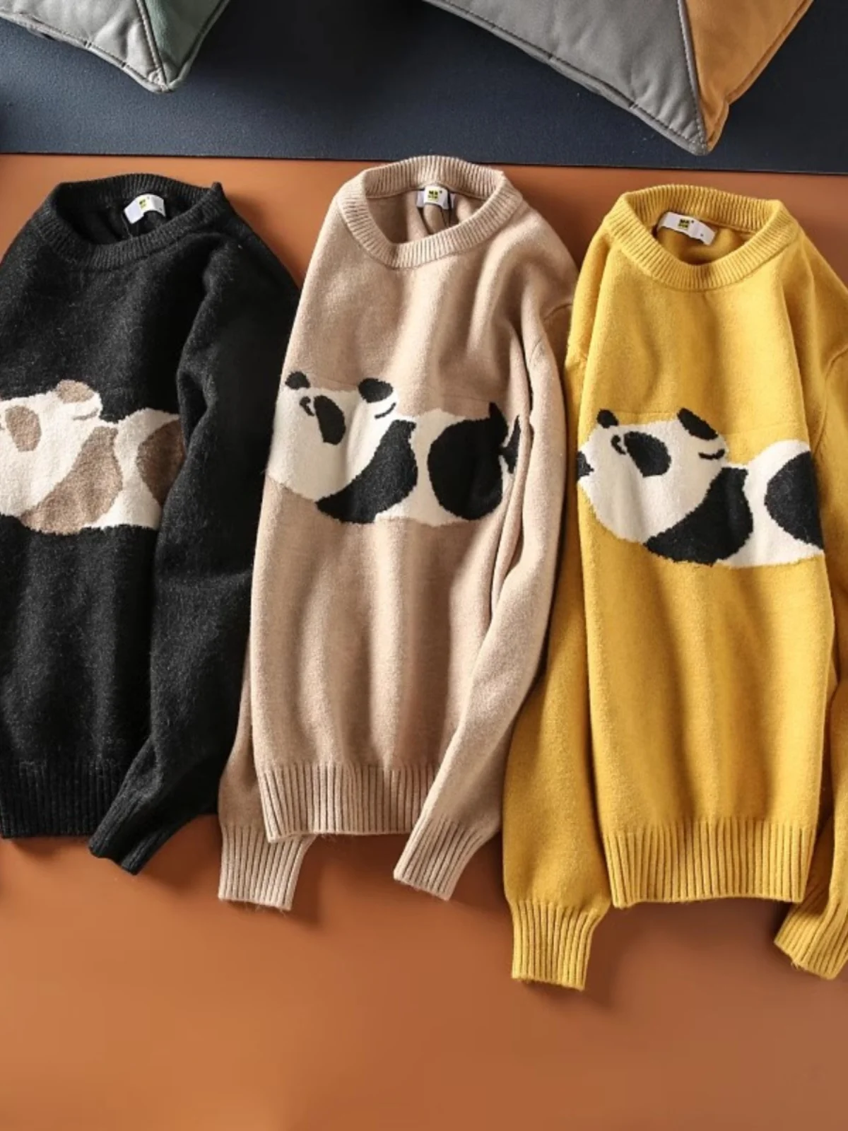 

Новый осенне-зимний мужской свитер с круглым вырезом, удобный, с узором панды, вязаный, повседневный, универсальный, с длинными рукавами, молодежный, модный