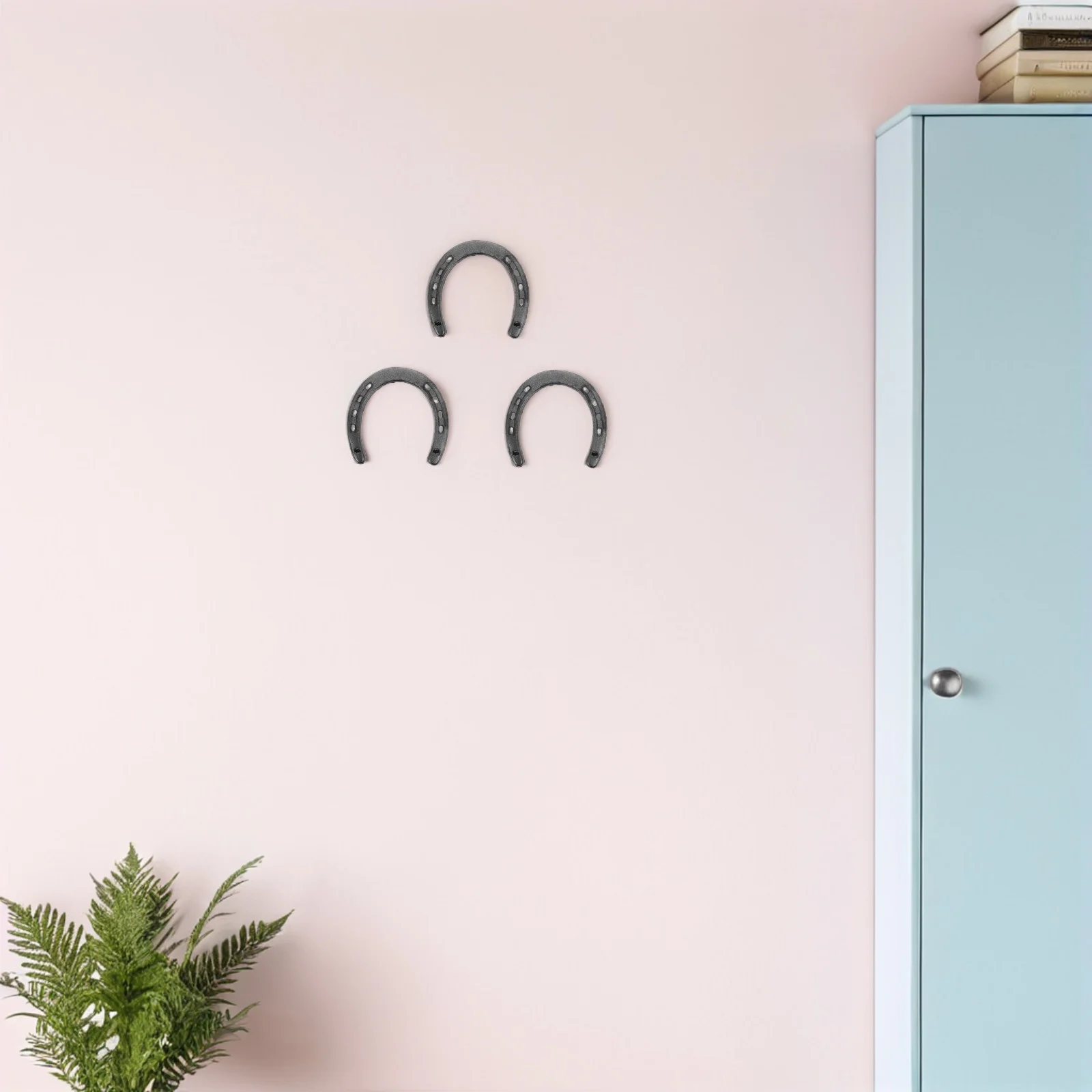 

3Pcs Wall Hanging Horseshoe Hanging Decor Unique Design for Home Bedroom Office Photography Wall Ornament