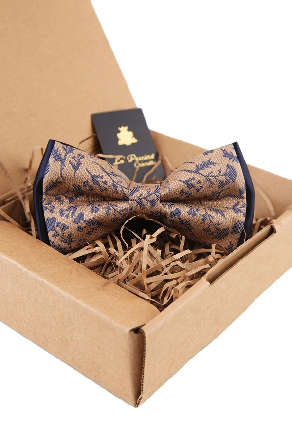 Gravata borboleta flor bege p1659