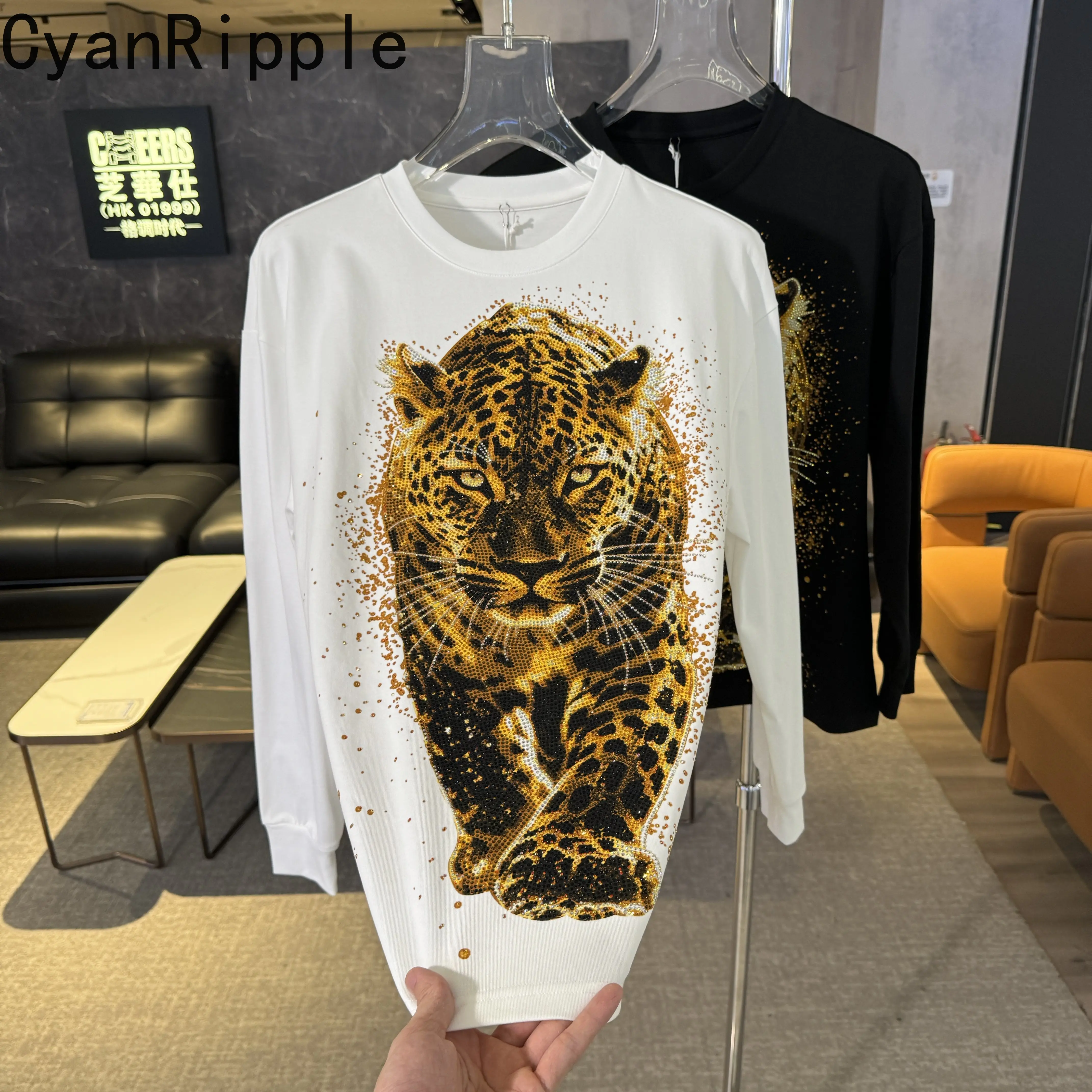 Handsome Golden Leopard Hot Diamonds Round Neck Long Sleeve T-shirt All-match Male Basic Tees Autumn Winter Trendy Pullover Top