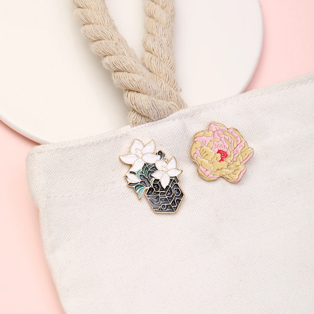 Classic Lady Knight Woman's Right Feminism Flower Enamel Pins  Violet Lily Narcissus Rose Shaped Metal Brooches Girl Power Badge