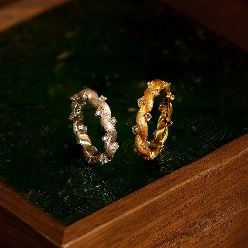 

Europe and the United States hot hand-drawn thorn vine ring, a small luxury stacked ladies birthday jewelry gift