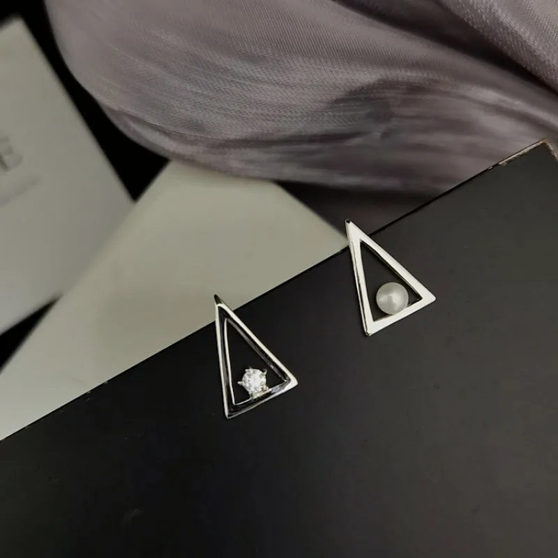 

S925 asymmetric sterling stud earrings simple geometric shape women's triangular stud earrings whole body silver natural pearl