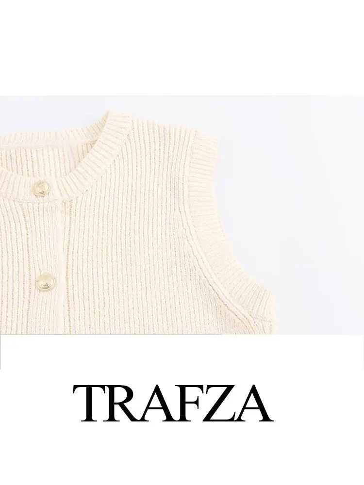 TRAFZA Women\'s Summer Short Knitted Vest Sweater Vest Retro Round Neck Metal Button Decoration Women\'s Double Pocket Short Top