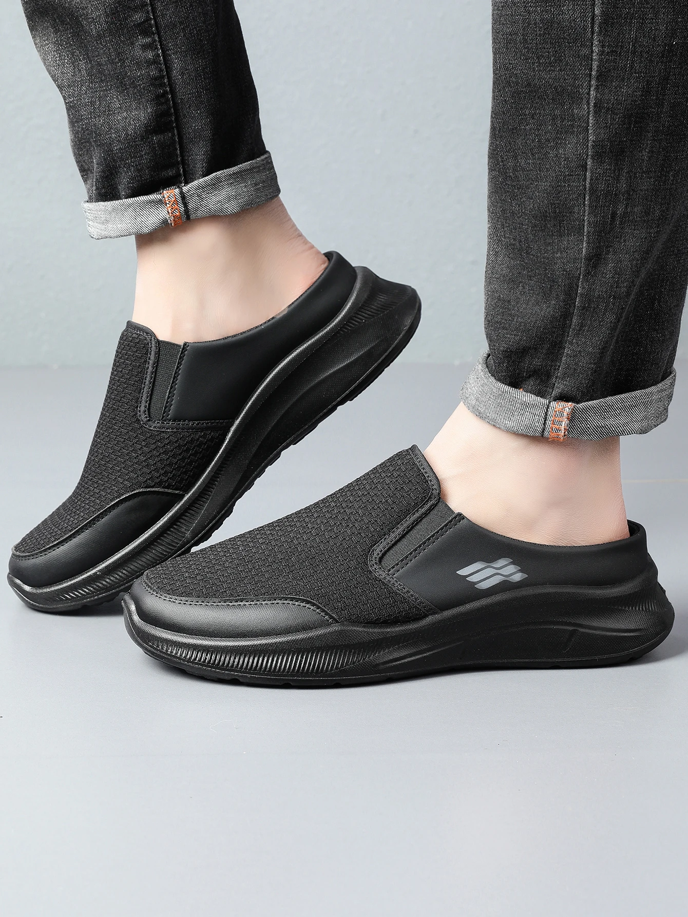 Einfache Minimalistische Herren-Mule-Sneaker, Perforierte Netzstrick-Oberfläche, Umhüllende Schutzkappe, Leichter Slip-On – Detail 11