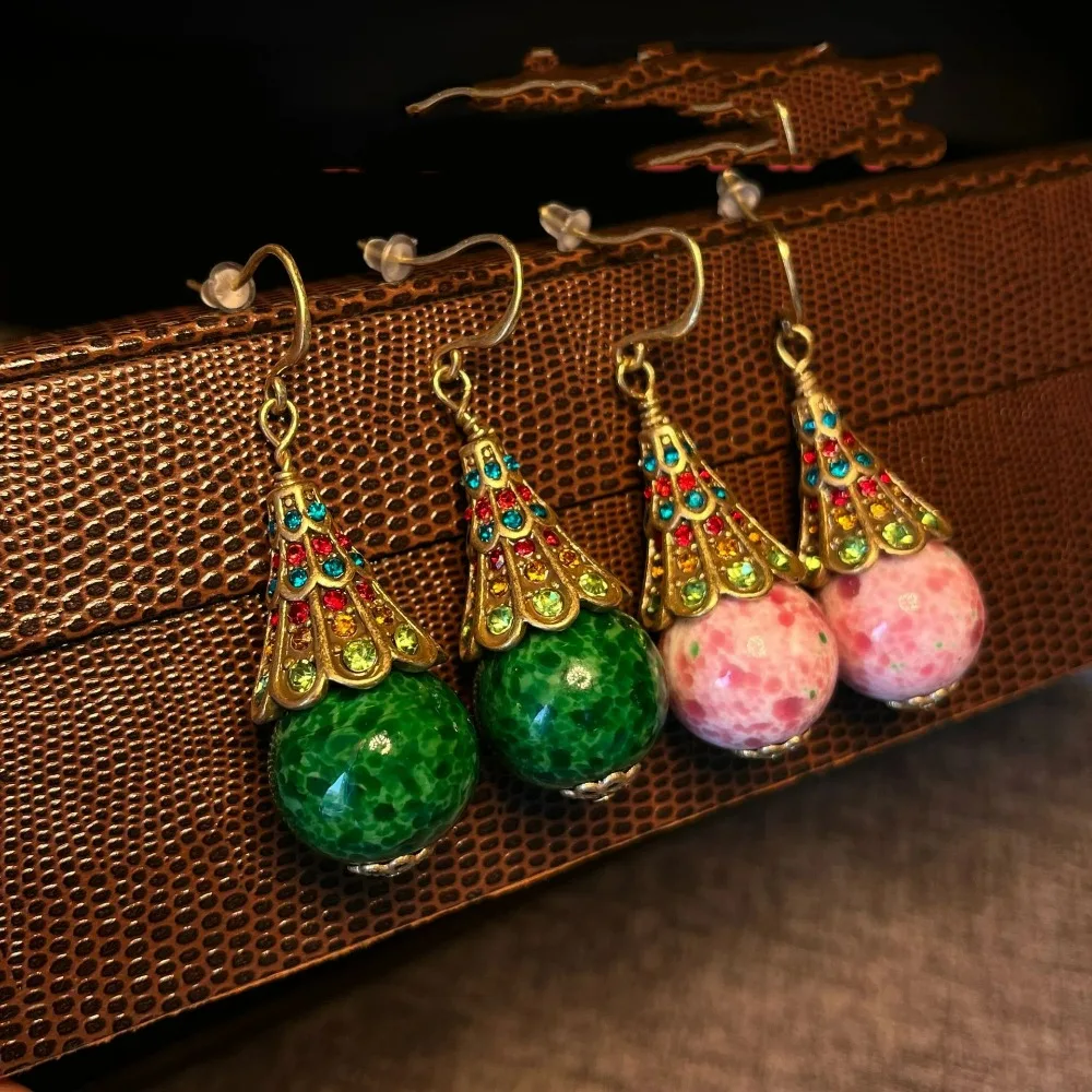 جديد القرون الوسطى خمر الزجاج روج مسحوق العرقية الرجعية الأقراط الجديدة الصينية الخضراء الضفدع الزجاج حجر الراين معبد مزاجه أقراط #2