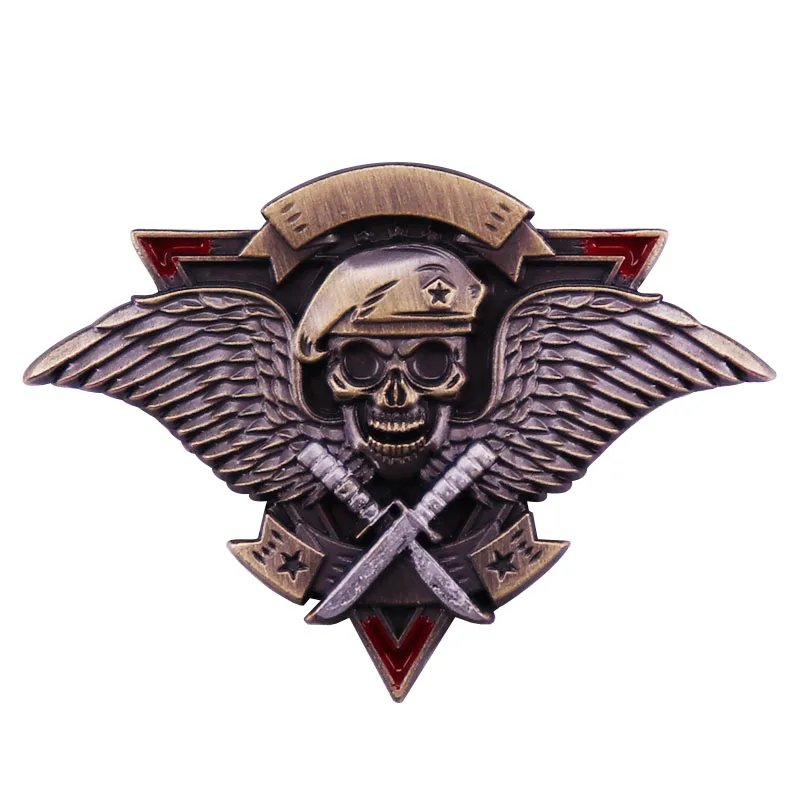 Broche de esmalte para mochilas, capacete militar, caveira com asas, emblema do pino, presente da jóia do vintage