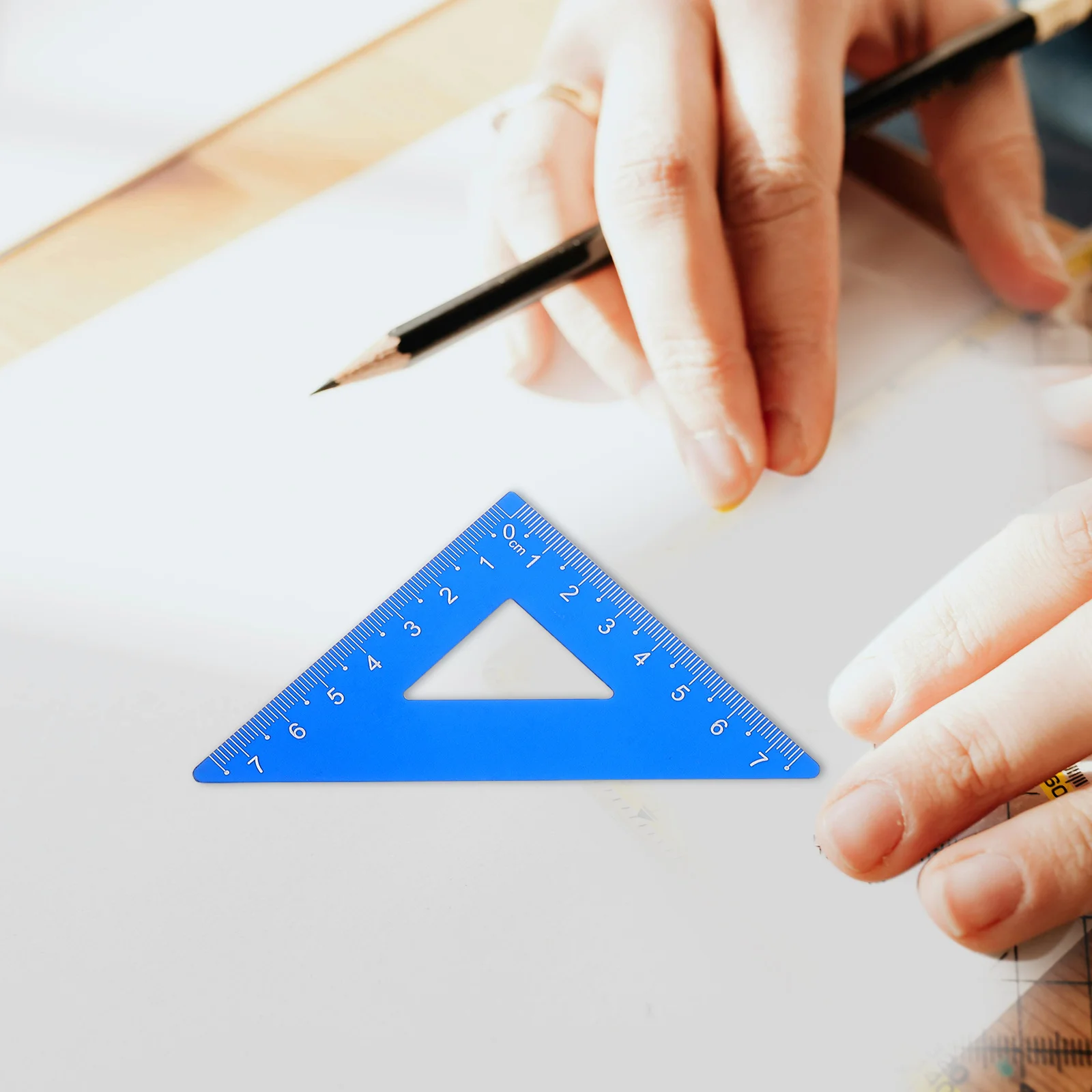 مجموعة واحدة من مسطرة سبائك الألومنيوم عالية الدقة مجموعة أدوات صياغة منقلة مثلثة مستقيمة للاستخدام المكتبي للطلاب