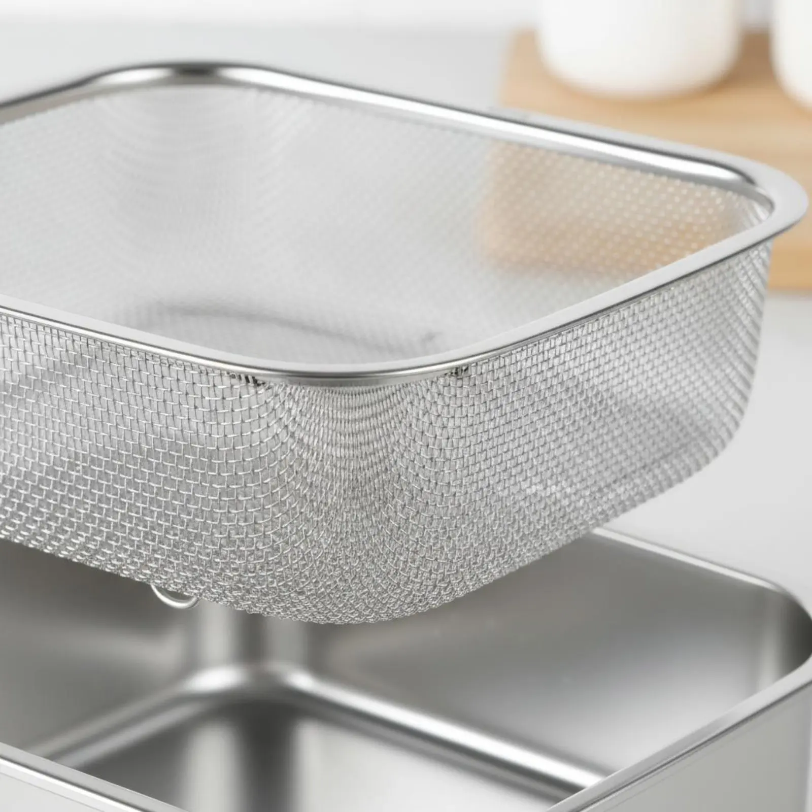 Refrigerator Crisper Box with Drainer Rust-Resistant Stainless Steel Food Box Airtight Produce Crisper Heat Resistant for Pantry