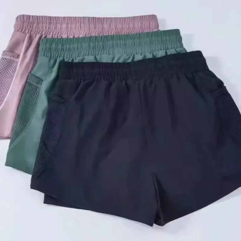 شورت يوجا صيفي للسيدات - لون خالص، مسامي سريع الجفاف مع جيوب، مثالي للجري وركوب الدراجات ورياضات الصالة الرياضية