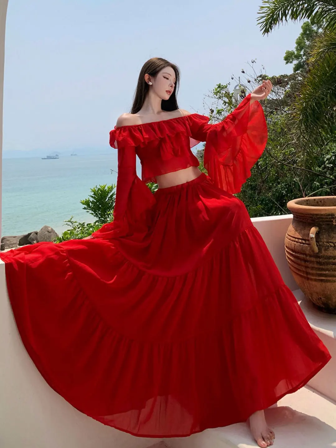 

Комплект из двух предметов: топ на одно плечо и юбка-полусолнце Gentle Wind, летний, 2026, дышащий, износостойкий, сбалансированный по теплу, антивозрастной эффект