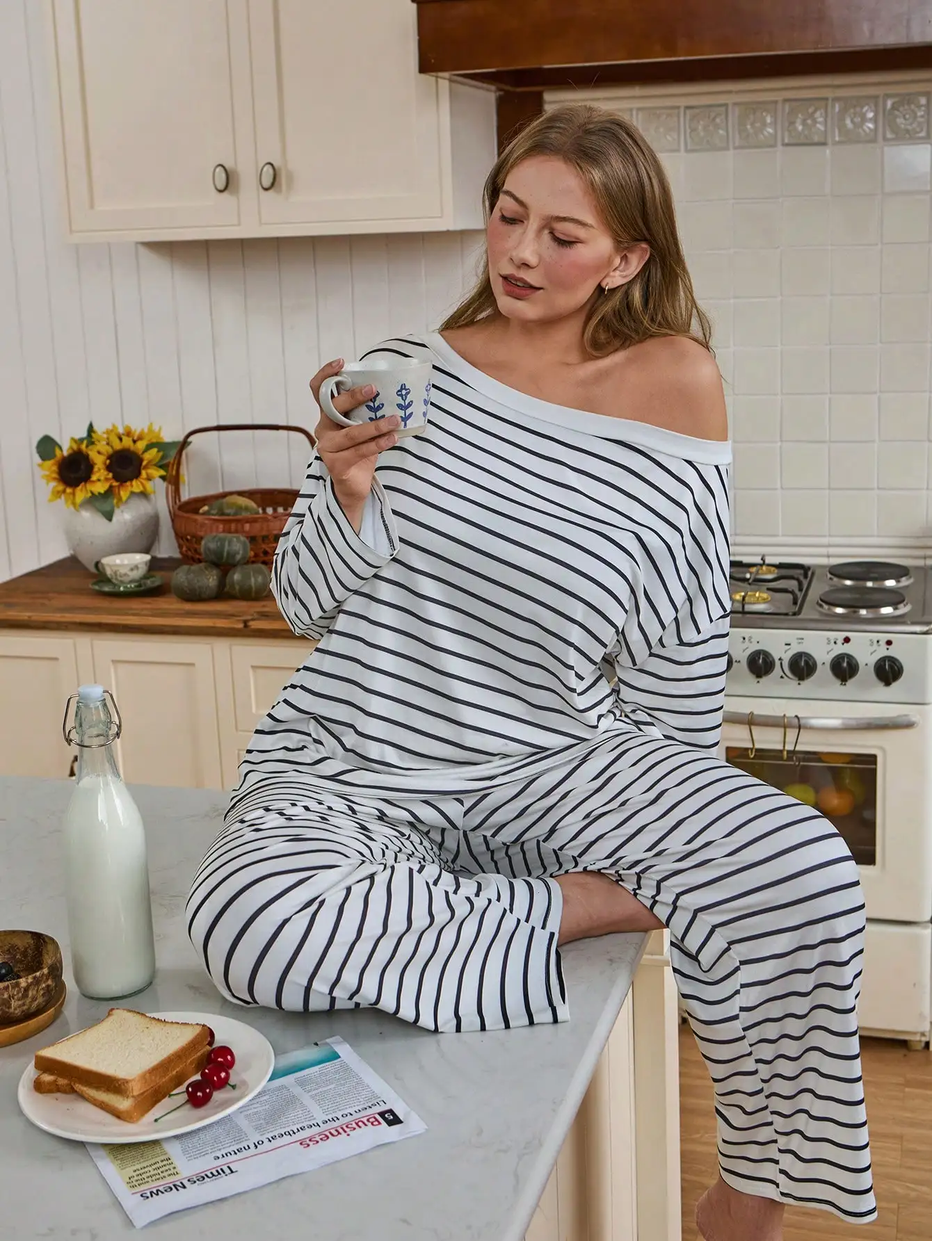 

Off-Shoulder Striped Loose Pajama Set for Women - Comfortable Lounge Wear