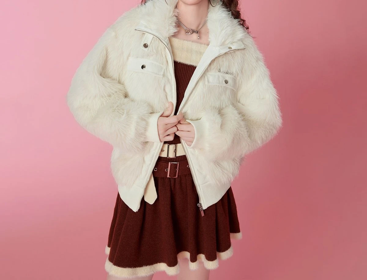 

Women's Short Jacket for Autumn and Winter with A Luxurious and Lazy Style and Plush Top